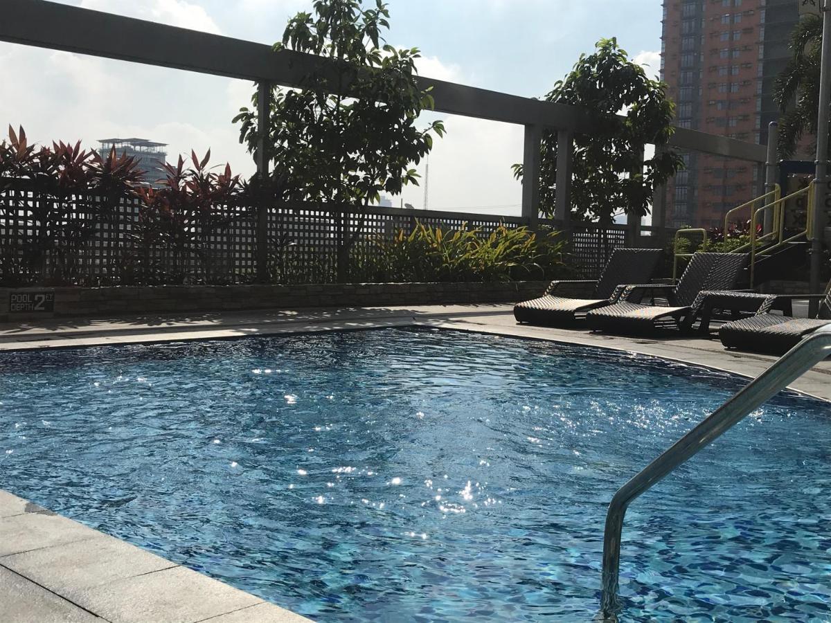 Frost At Manhattan Heights Towerb Manila Bagian luar foto